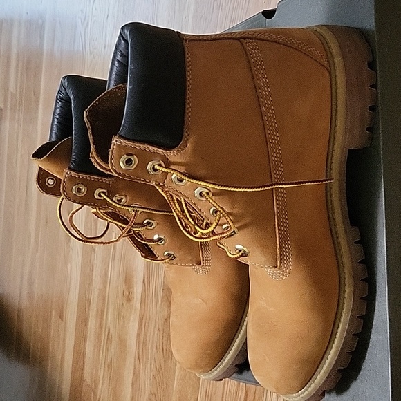 Timberland Boots - Picture 5 of 6